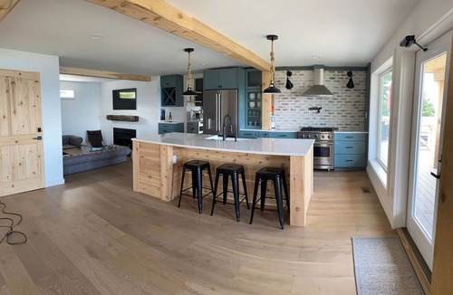 Burdett Villa | VRFLX Seneca View Villa | Walk to Wineries