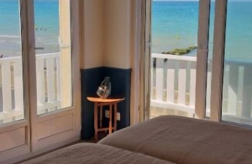 Ver-sur-Mer House | Vue Exceptionnelle en Front de Mer, 6 Personnes