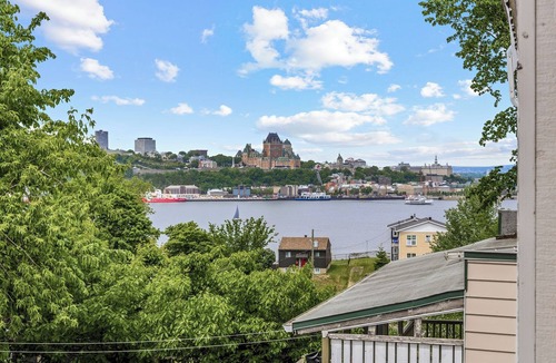 Desjardins Apartment | Vue Royale Château Frontenac Balcons 6 rooms/16 guests