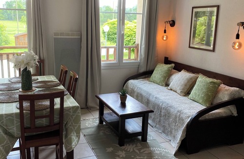 Levernois Apartment | Vue Sur Green
