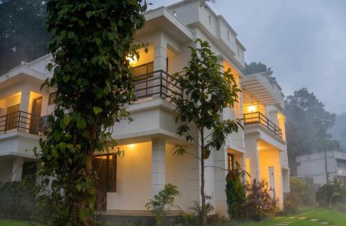 Vythiri Resort | Vythiri Palace Wayanad Pool Resort - Mist Climate & India's First Apple Infinity Pool