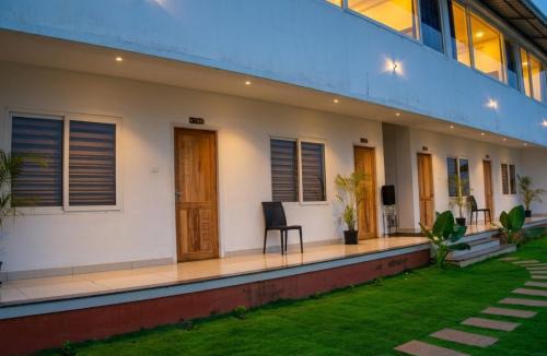 Vythiri Resort | Vythiri Palace Wayanad Pool Resort - Mist Climate & India's First Apple Infinity Pool