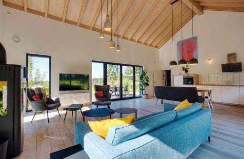 Breitscheid Villa | Wäller Haus - Modern villa with fireplace & large natural garden