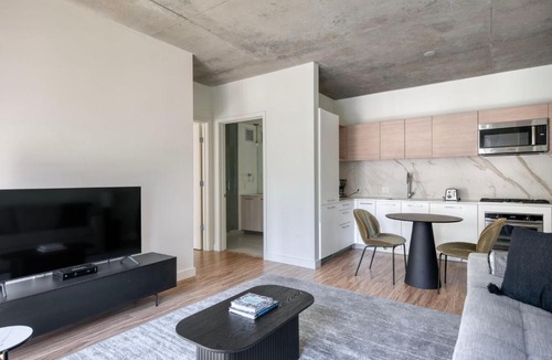 West Loop Gate Apartment | W Loop 1BR w Deck Pool Gym 3 blocks to L CHI-646