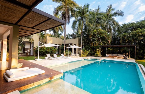 Anapoima Apartment | w* | Splendid 5BR Villa at Mesa de Yeguas