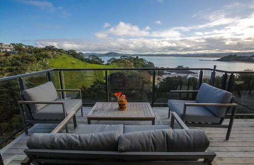 Tutukaka House | W91: Stylish, modern, beach views, 100m to the beach