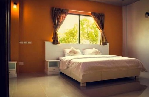 Warin Chamrap Hotel | Waen Petch Place