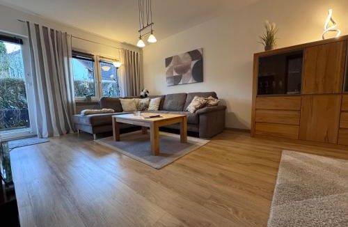 Bayreuth Apartment | Wagner Apartment Bayreuth FeWo - Erdgeschoss - nähe Festspielhaus - Free-WiFi - Schlafzimmer - Boxspringbetten - große Küche - Dusche - Badewanne - extra WC - Terrasse - DTV-Zertifiziert