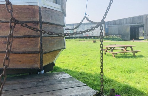 Compton Martin Apartment | Wagon Hut for glamping