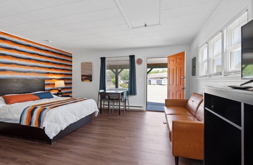 Southern Coast Hotel | Wagon Wheel Motel