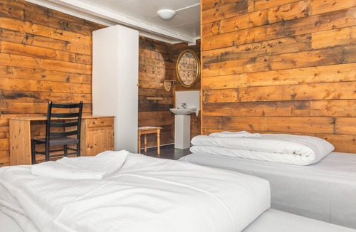 Kabelvag Hostel | Wahlbrygga
