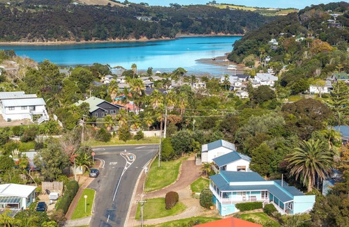 Ostend Hotel | Waiheke Island Motel