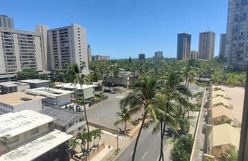 Waikiki Apartment | Waikiki beach modern studio No resort fee Best location