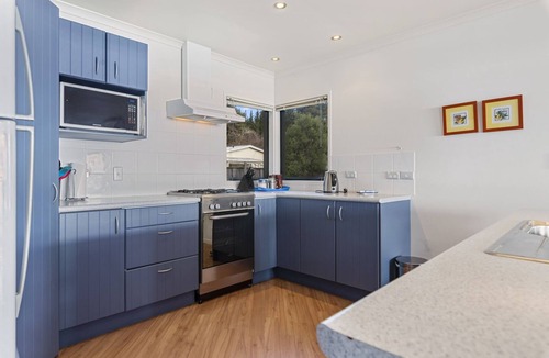 Waitetoko House | Waitetoko Waterfront - Waitetoko Holiday Home