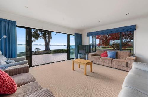 Waitetoko House | Waitetoko Waterfront - Waitetoko Holiday Home