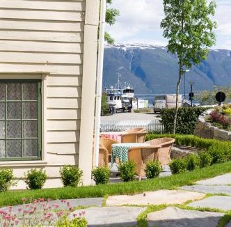 Solvorn Hotel | Walaker Hotel