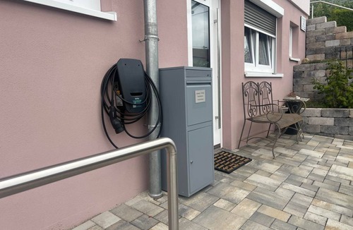Ueberherrn Apartment | Waldblume vacation apartment with e-charging station