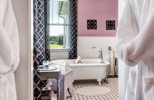 Reva House | WALDEN HALL MAIN MANOR : LIVE IN LUXURY