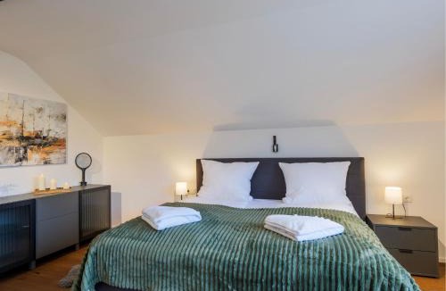 Alpirsbach House | Waldklang Refugium Schwarzwald - eingezäunt - Außen-Sauna - Tischkicker - Billard
