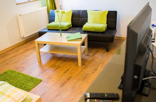 Treppendorf Apartment | Waldzimmer - Lovingly furnished apartment near Musikhaus Thomann