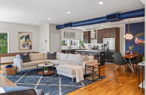 The Nations House | Walk & Bike-Stunning Natural Light! 13 Mins to Downtown
