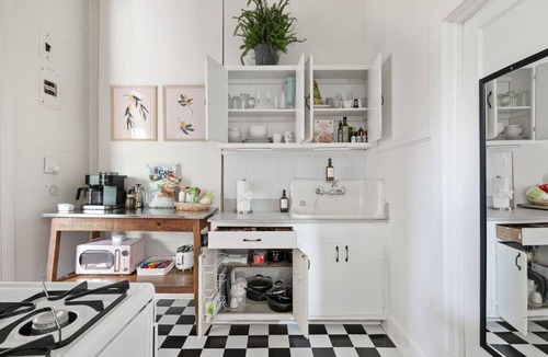 Harleston Village Apartment | Walk Everywhere Downtown - 1bed/1bath Charleston Retreat - Dining & Nightlife