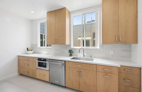 Marina District Apartment | Walk Everywhere! Marina 2BR w/Parking