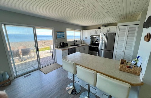 Campbell River House | Walk-On Oceanfront Home Steps From Stories Beach