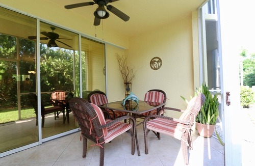 Hammock Bay Condo | Walk out 2 bed 2 bath with shared pool, 10-15 mins to Marco beaches