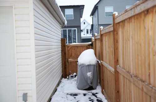 Southeast Calgary Apartment | Walk out Basement Suit