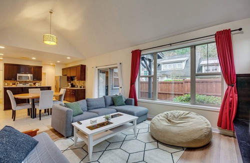 Harlow House | Walk to Autzen Stadium, 3 Mi to UO! Home w/Patio
