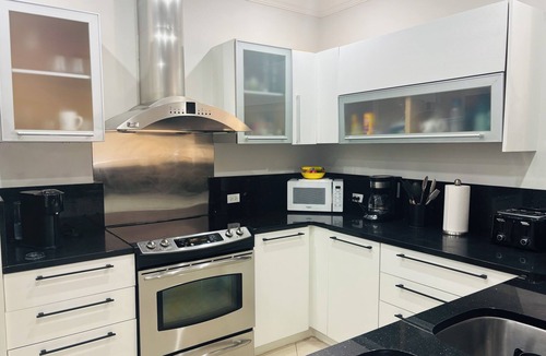 Bahamia West Condo | Walk to Bahamia Beach