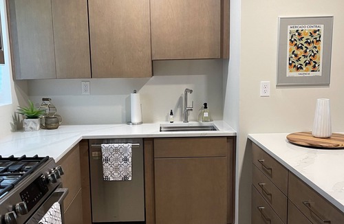 Encanto Condo | Walk to Barrows Sparkling Pool Midtown 2 Bedroom