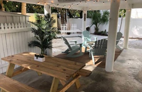 Indian Rocks Beach Condo | Walk to Beach: Seaside Serenity Oasis Near Indian Rocks Beach.