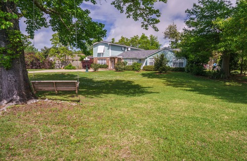 Long Beach House | WALK TO BEACH, 5 BEDROOM, PRIVATE POOL,
