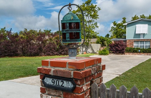 Long Beach House | WALK TO BEACH, 5 BEDROOM, PRIVATE POOL,