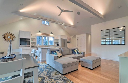 Brewster Cottage | Walk to Beach! Cape Cod Cottage w/Fire Pit