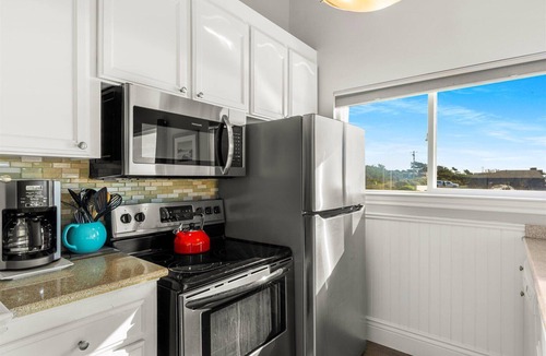 Sereno del Mar House | Walk to Beach! Game Room & Dog~Friendly~Bodega Bay Sonoma Coast Beach House