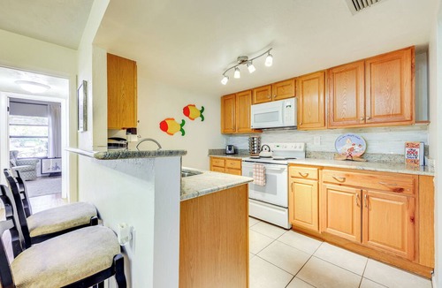 Vilano Beach Condo | Walk to Beach: Gem w/Fenced Yard in St Augustine