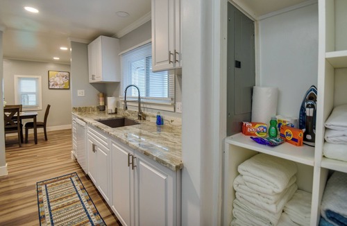 Buckroe Beach Cottage | Walk to Beach: Hampton Home w/Grill!