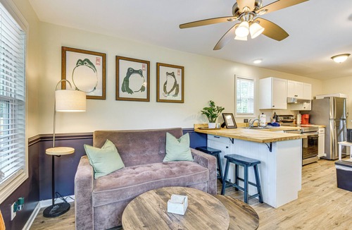 Townville Cabin | Walk to Beach: Lake Hartwell Cabin w/Large Yard!