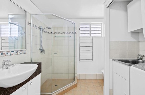 Mooloolaba Apartment | Walk to Beach Luxury Waterfront Penthouse