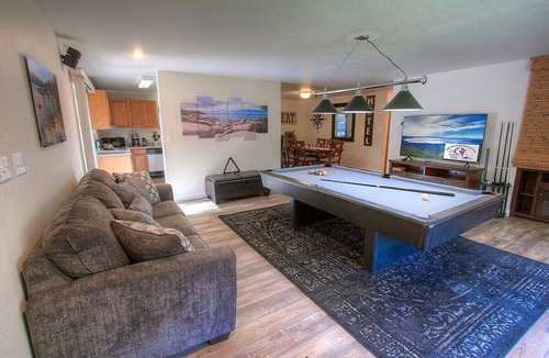 Lincoln Park House | Walk to Beach | Pool Table | Pet-Friendly | BBQ