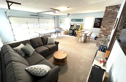 West Yarmouth House | Walk to Beach - Renovated Cape Cod Ranch - 3 Bed w/Game Room, Central AC & WiFi