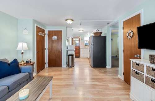 Dennis Port House | Walk to Beach, Steps from Park, Pet-Friendly & Fire Pit