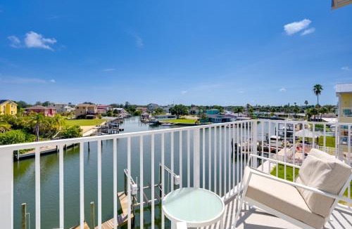 Hudson Beach Estates House | Walk to Beach! Waterfront Hudson Townhome