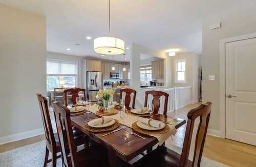 Lake Harmony Cottage | Walk to Big Boulder Mtn & Lake, Home w/Hot Tub!