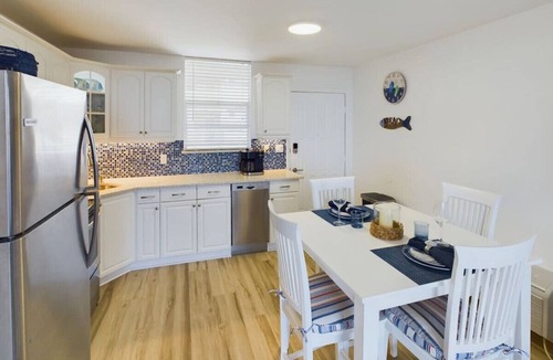 Bonita Springs Condo | Walk to Bonita Beach l Sunset Views l Pools l Bikes Available