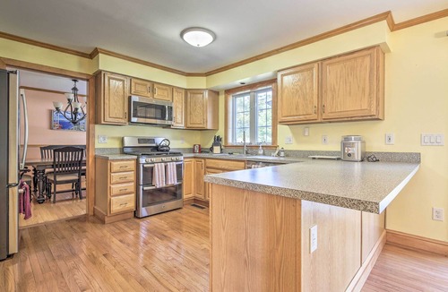 Buzzards Bay House | Walk to Buzzards Bay Beach: Spacious Onset Home
