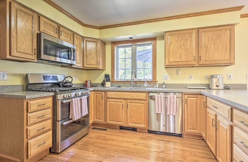 Buzzards Bay House | Walk to Buzzards Bay Beach: Spacious Onset Home
